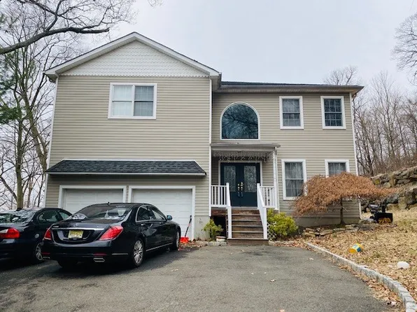 27 Tecumseh Trl, Oakland, NJ 07436
