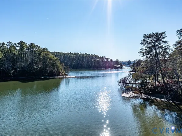 76 Otter Dr, Lancaster, VA 22503