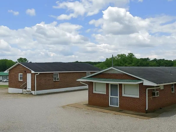 Studio Apartment Near Downtown Lewisburg MoveIn Special Available, 210 Martin Ave #6, Lewisburg, TN 37091