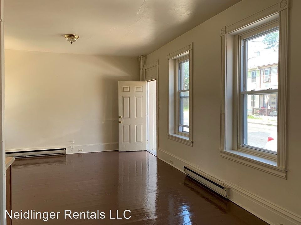 1st image of 204 W North St #3611103