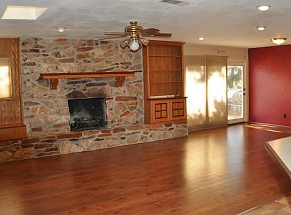 3rd image of 1402 Mary Ct