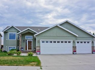 829 17th Ave W, West Fargo, ND 58078