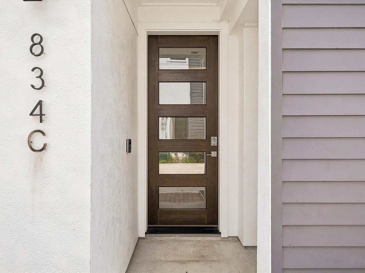 3 bed, 3.5 bath, 2328 sqft, $3,300 — Photo 2