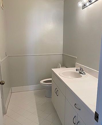 5th image of 2146 Madeira Dr