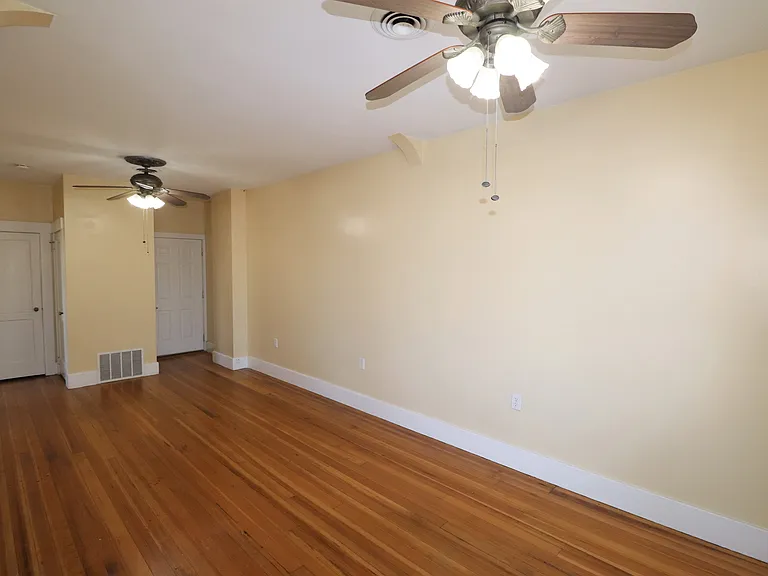 Historic Apartment Building — Photo 10