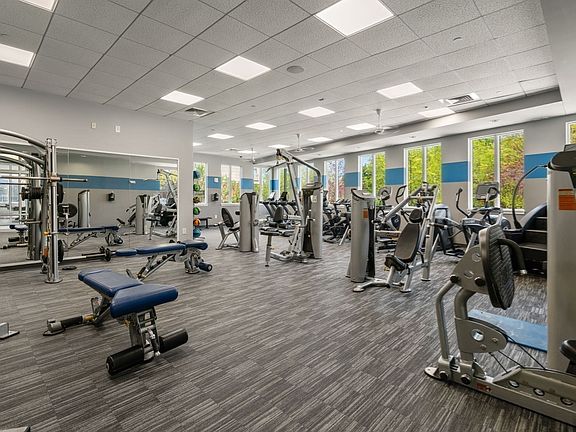 4th image of 1 Cityview Ln Unit 301
