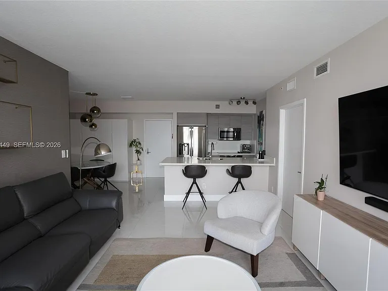 325 Biscayne Blvd #1822 — Photo 3