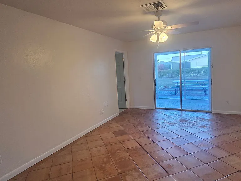 3609 SE 9th Pl #1 — Photo 6