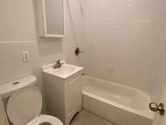 4th image of 450 W 58th St #5LB