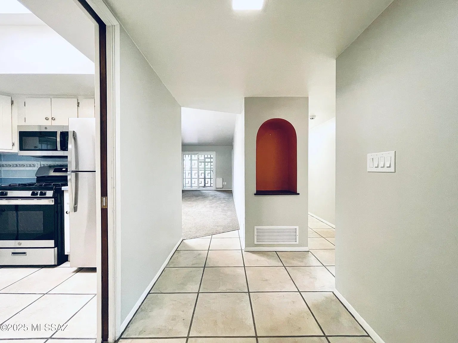 3 bed, 2.0 bath, 1409 sqft, $1,850 — Photo 3