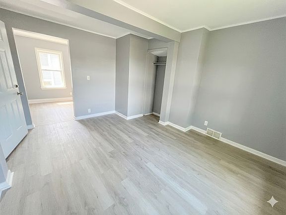 4th image of 754 E 14th St #3