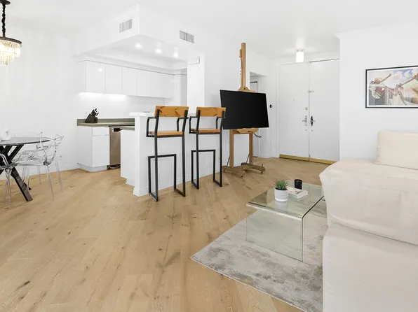 1131 Alta Loma Rd APT 323, West Hollywood, CA 90069