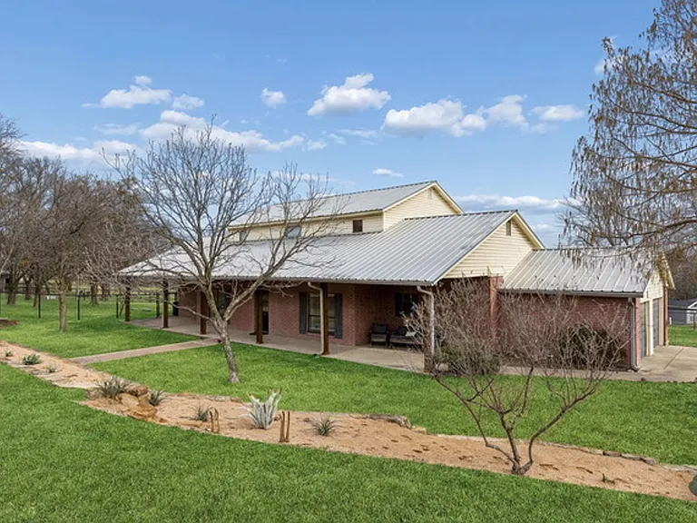 108 S Remuda Ct — Photo 2