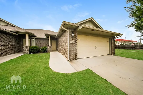 1019 Merlin Cir Photo 1
