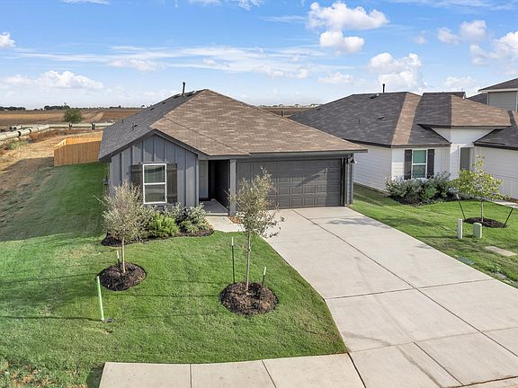 5th image of 472 Payton Dr