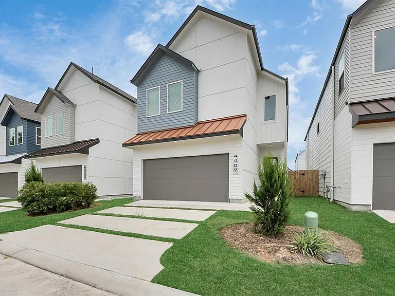 4407 Abaco Ln — Photo 2