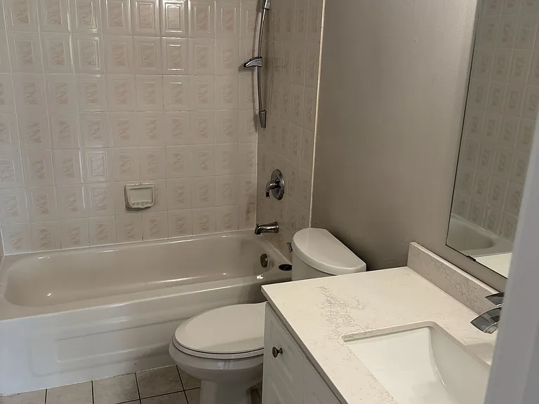 482 Bur Oak Ave — Photo 8