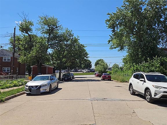5th image of 4106 Eastmont Ave