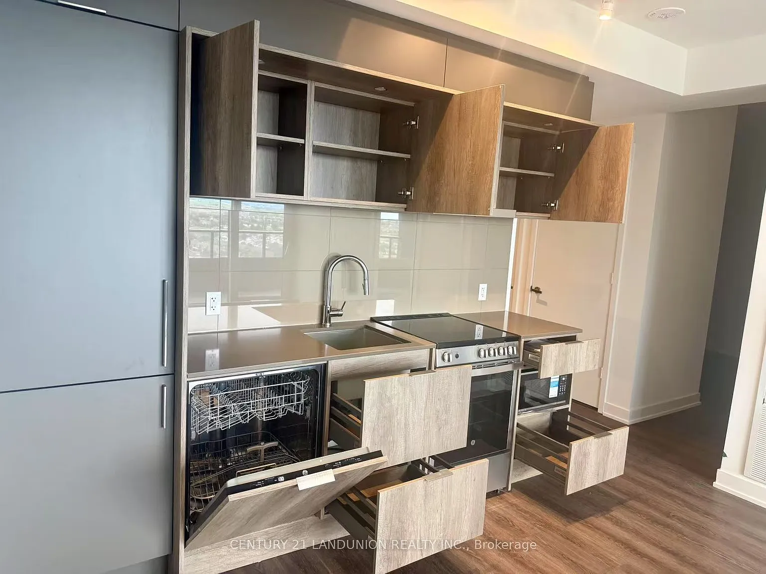 2 bed, $2,350 — Photo 3