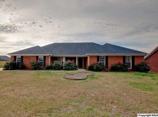 108 Hickory Glen Cir, Huntsville, AL 35811