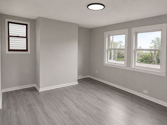 4th image of 243 Watson Blvd Floor 1