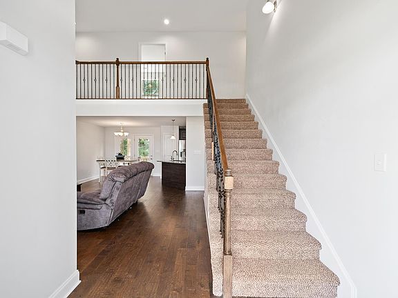 4th image of 109 Brocket Ct