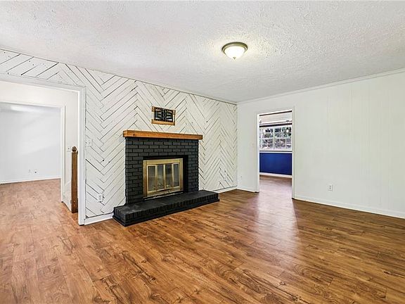 4th image of 1025 Wood Valley Rd