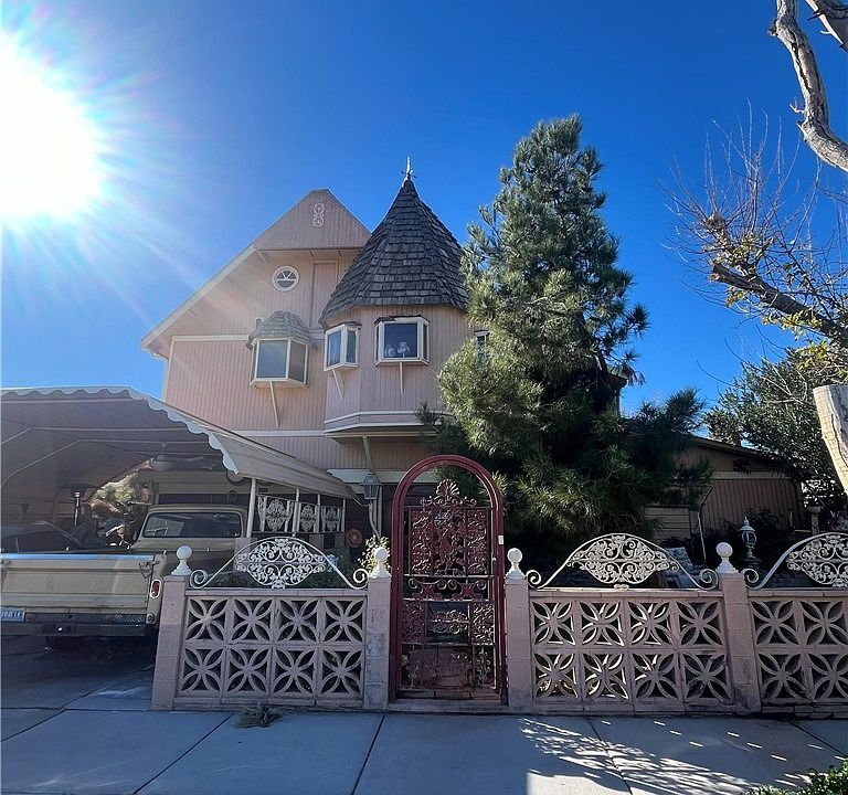 1st image of 2800 Howard Dr