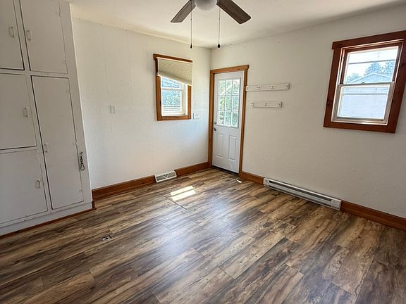 2nd image of 791 Glen Oak St #1