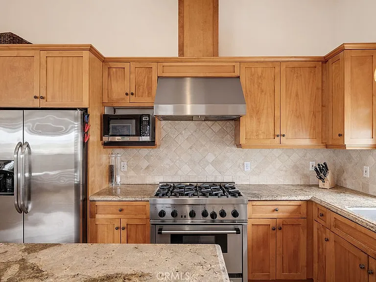 817 Monterey Blvd — Photo 14