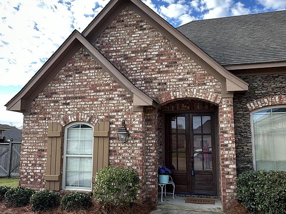 4th image of 606 Belle Oak Ln