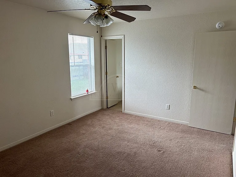 502 Primrose Dr — Photo 13