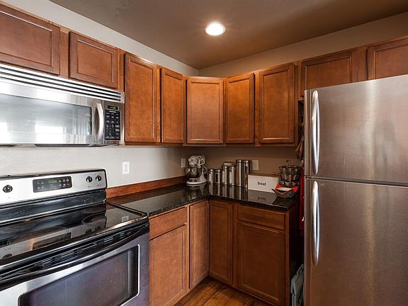 4th image of 1823 Leeward Ct