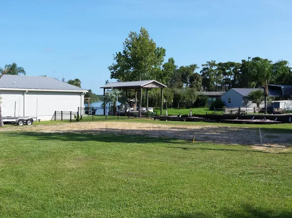 140 Floridian Club Rd, Welaka, FL 32193