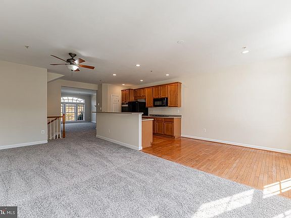 5th image of 3874 Carriage Hill Dr
