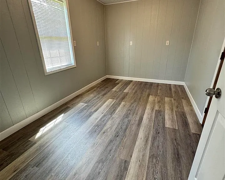8982 N Dixie Hwy — Photo 6