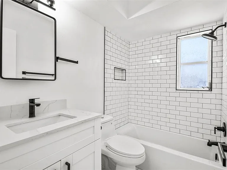 300 S Nimbus Ave #6 — Photo 6