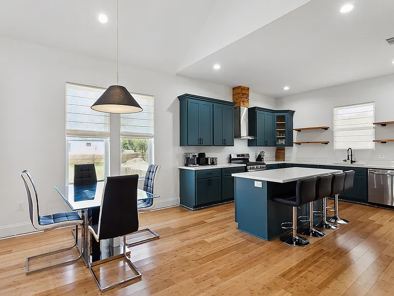 2129 Angela Ave — Photo 12