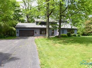 17749 W Riverside Dr, Elmore, OH 43416