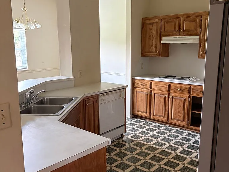 908 Aspen Ave — Photo 6