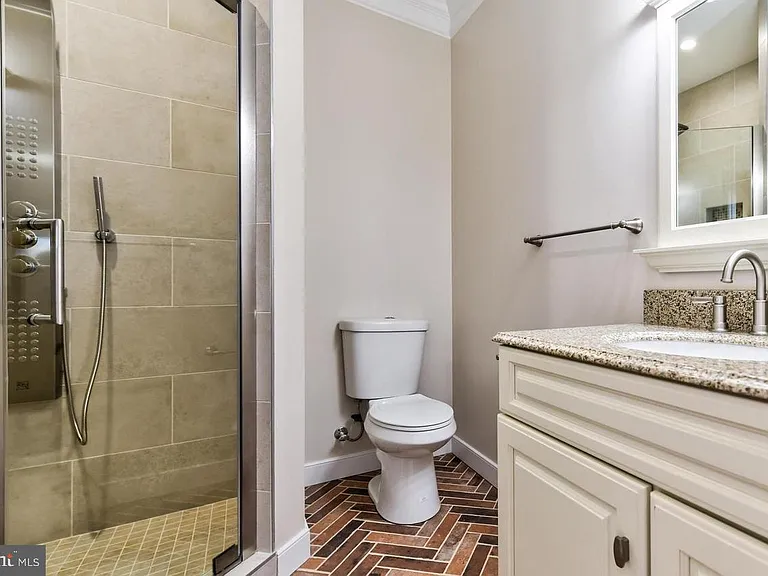 59 R St NE #2 — Photo 10