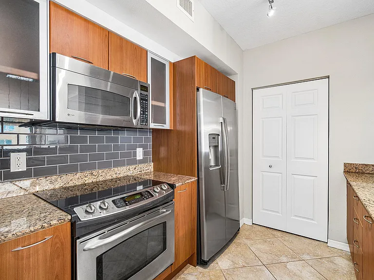 700 E Boynton Beach Blvd #803 — Photo 8