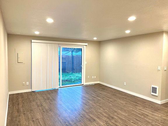 4th image of 14107 NE 15th St #14107