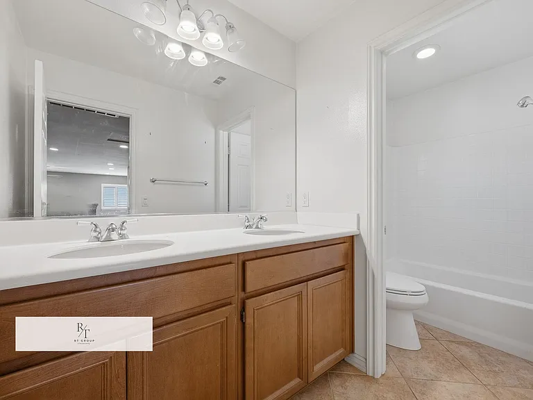 12488 Celebration Dr — Photo 21