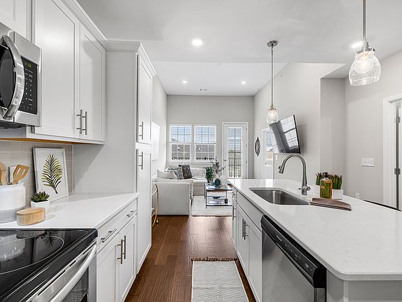 5th image of 1801 Shadow Green Dr #301