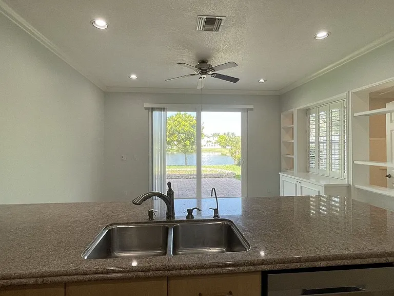 4857 Victoria Cir — Photo 27
