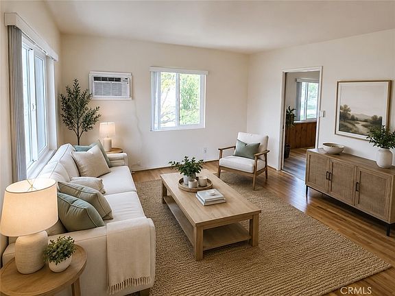 4th image of 502 E Cypress Ave