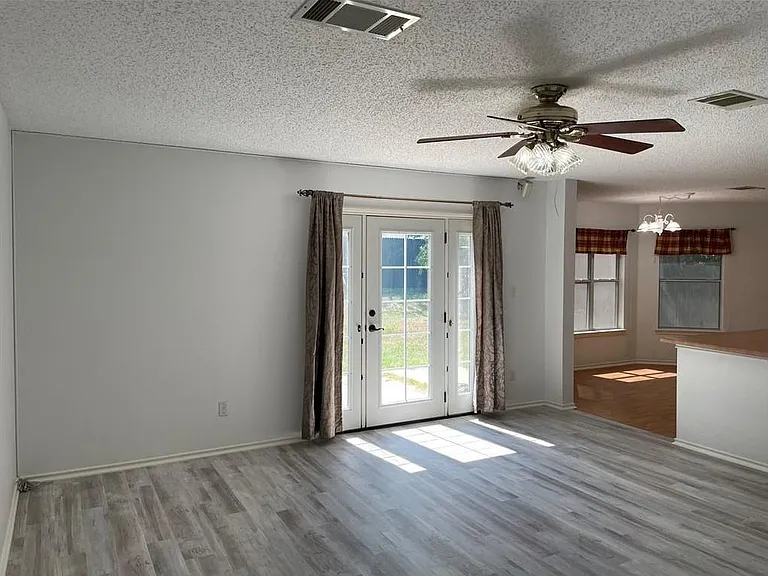 713 Catumet Dr — Photo 17