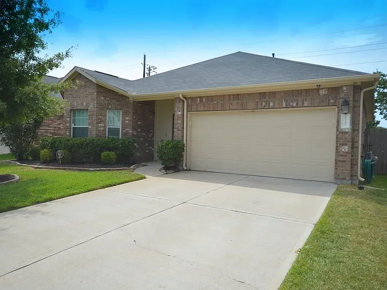 2727 Lakecrest River Dr — Photo 20
