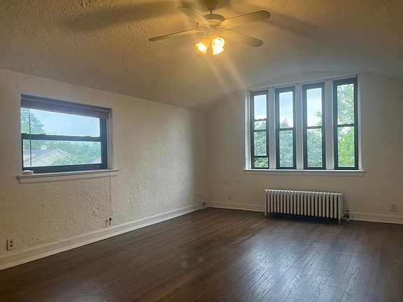 3rd image of 36 Westview Ave